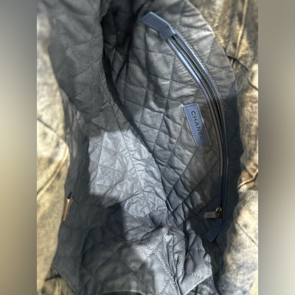 Chanel 22 Denim Hobo - NWT - Picture 8 of 9